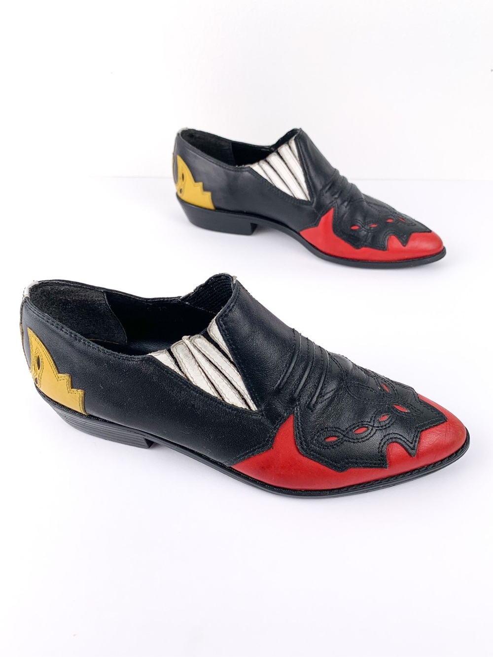 1980s Mootsies Tootsies Houston western shoes black red & yellow leather size 7